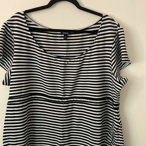 Torrid plus size black & white horizontal striped bodycon dress size 3x (22/24W) - Picture 5 of 5